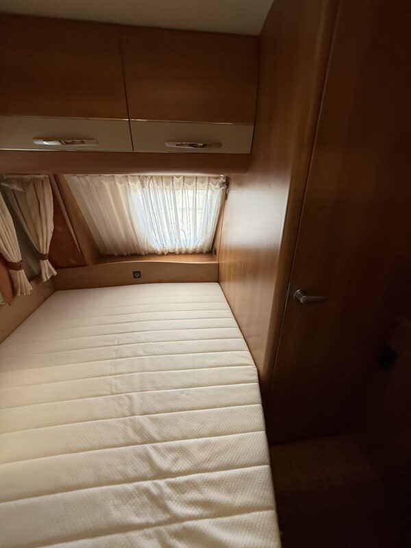 Caravan Hobby 410 SE Excellent bouwjaar 2009 met mover en voortent - Afbeelding 12