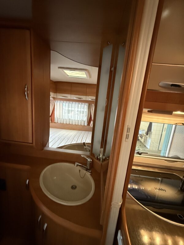 Caravan Hobby 410 SE Excellent bouwjaar 2009 met mover en voortent - Afbeelding 17