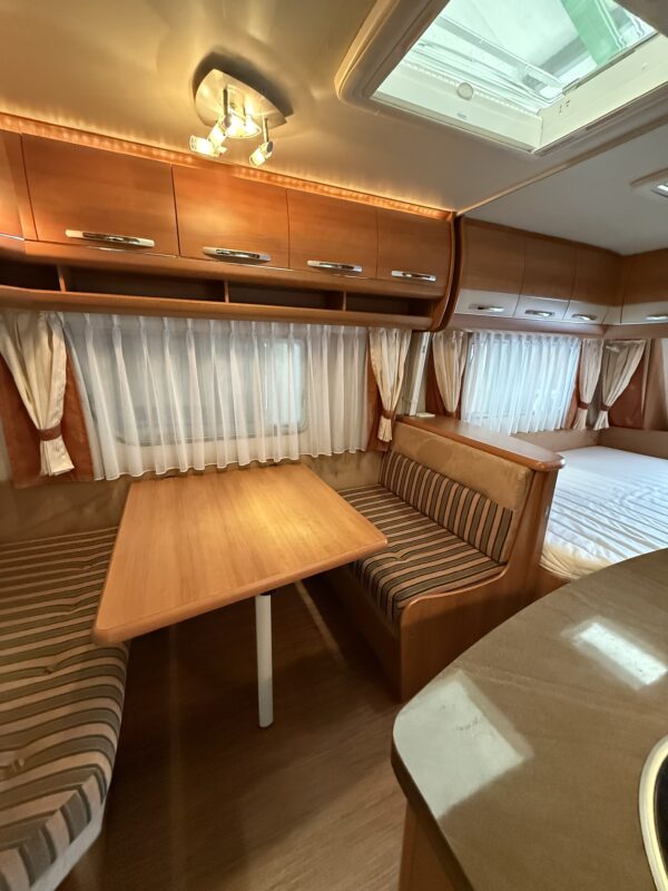 Caravan Hobby 410 SE Excellent bouwjaar 2009 met mover en voortent - Afbeelding 19