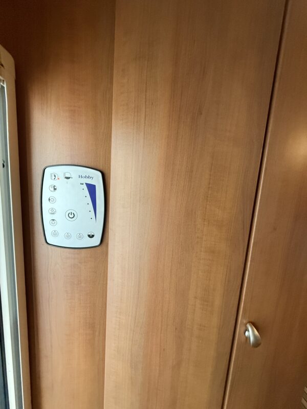 Caravan Hobby 410 SE Excellent bouwjaar 2009 met mover en voortent - Afbeelding 22