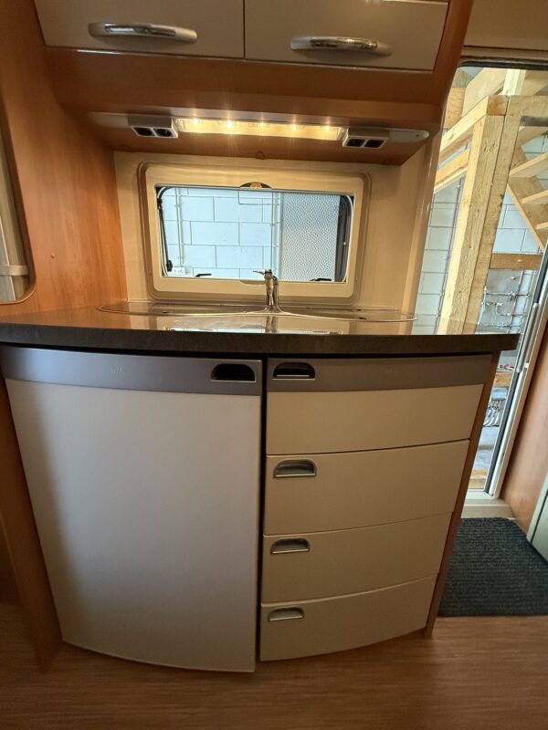 Caravan Hobby 410 SE Excellent bouwjaar 2009 met mover en voortent - Afbeelding 24