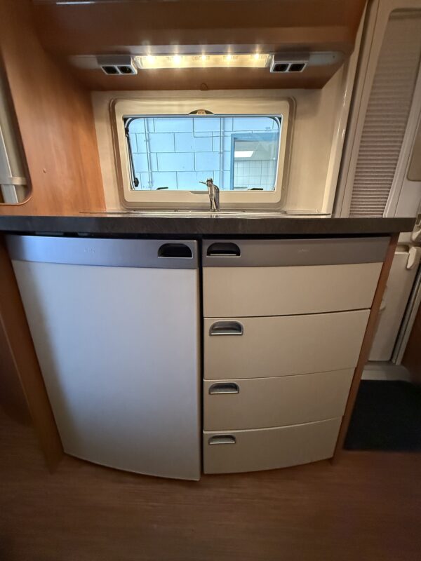 Caravan Hobby 410 SE Excellent bouwjaar 2009 met mover en voortent - Afbeelding 25