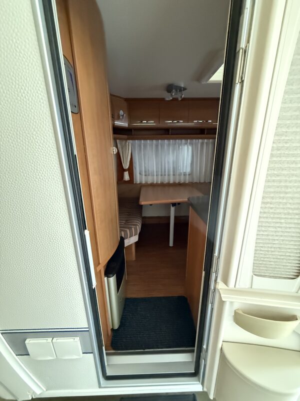 Caravan Hobby 410 SE Excellent bouwjaar 2009 met mover en voortent - Afbeelding 10