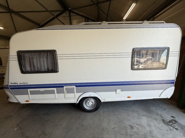 Caravan Hobby 450 UF Excellent (luxe uitvoering) bouwjaar 2008 voortent en kleine luifel - Afbeelding 3