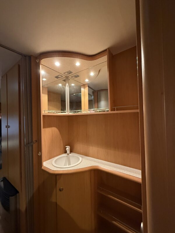 Beyerland Quartz 460 TF bouwjaar 2005 met mover en luifel (met zijwanden) - Afbeelding 12