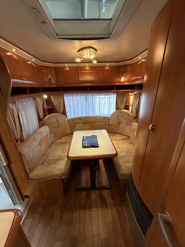 Caravan Hobby 450 UF Excellent (luxe uitvoering) bouwjaar 2008 voortent en kleine luifel - Afbeelding 6