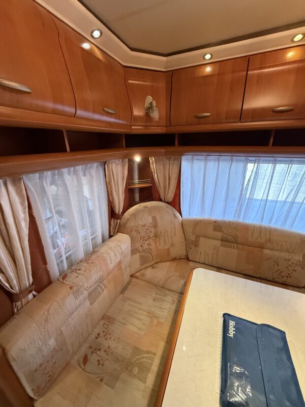 Caravan Hobby 450 UF Excellent (luxe uitvoering) bouwjaar 2008 voortent en kleine luifel - Afbeelding 8