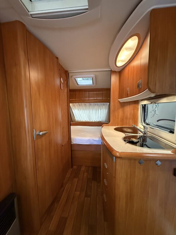 Caravan Hobby 450 UF Excellent (luxe uitvoering) bouwjaar 2008 voortent en kleine luifel - Afbeelding 9