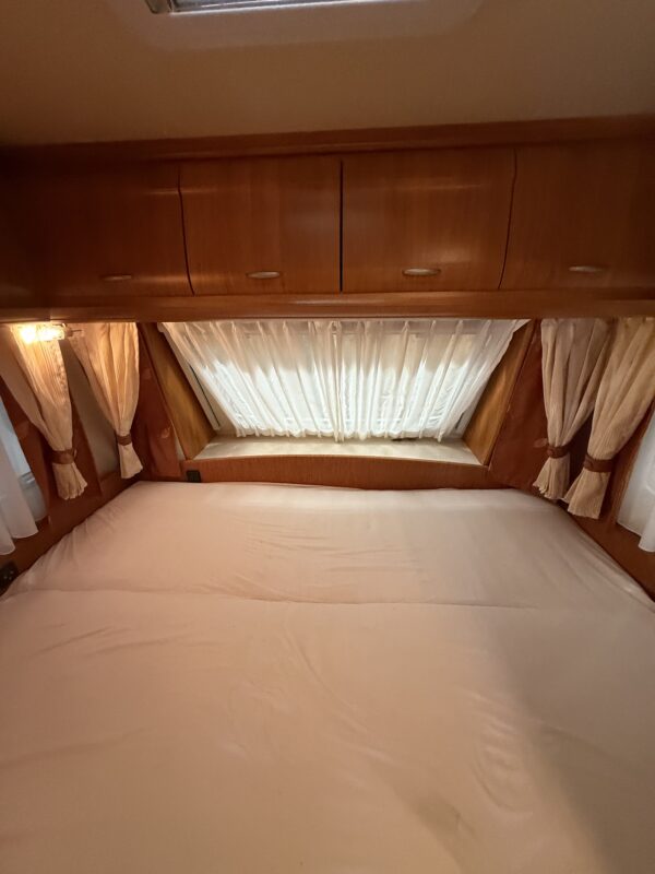 Caravan Hobby 450 UF Excellent (luxe uitvoering) bouwjaar 2008 voortent en kleine luifel - Afbeelding 14