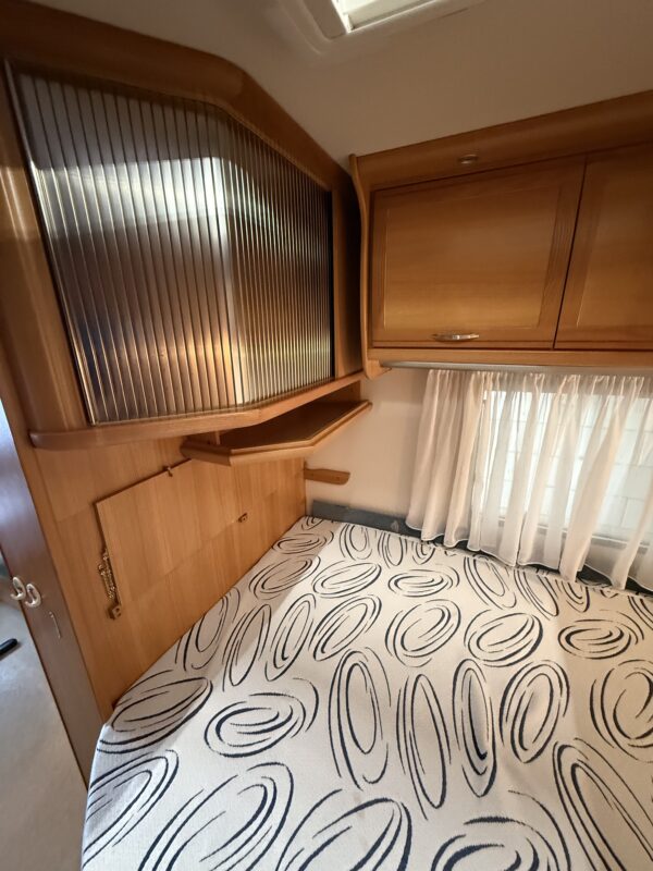 Caravan Fendt Platin 470 TFB (luxe uitvoering) bouwjaar 2007 voortent en luifel - Afbeelding 21