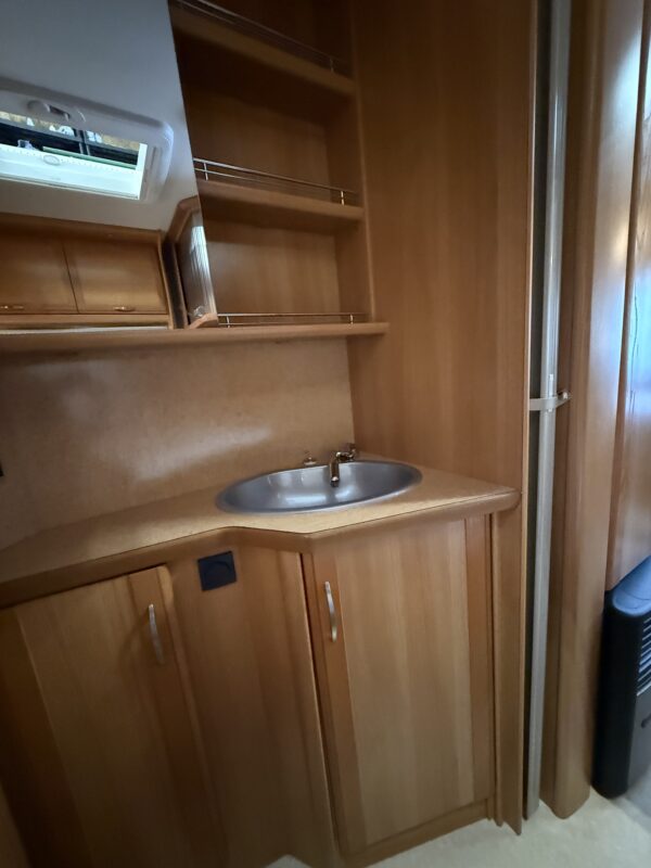 Caravan Fendt Platin 470 TFB (luxe uitvoering) bouwjaar 2007 voortent en luifel - Afbeelding 25