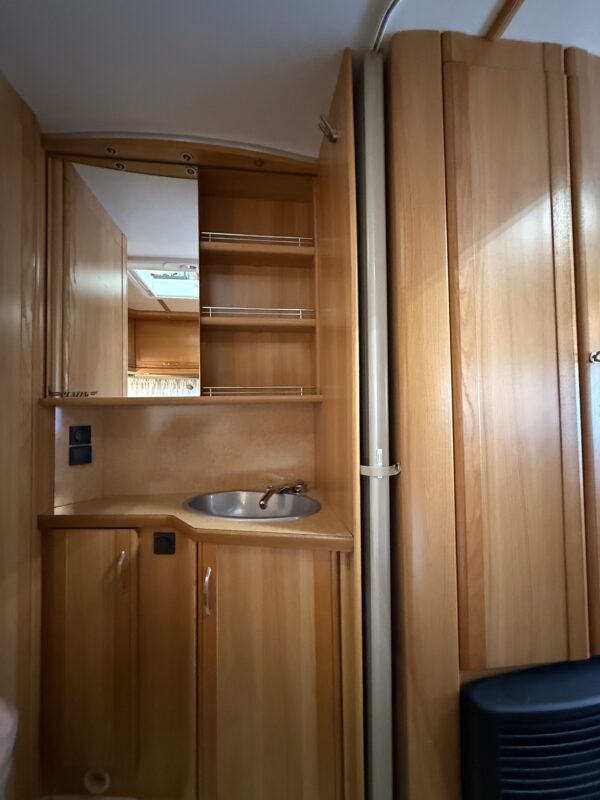 Caravan Fendt Platin 470 TFB (luxe uitvoering) bouwjaar 2007 voortent en luifel - Afbeelding 26