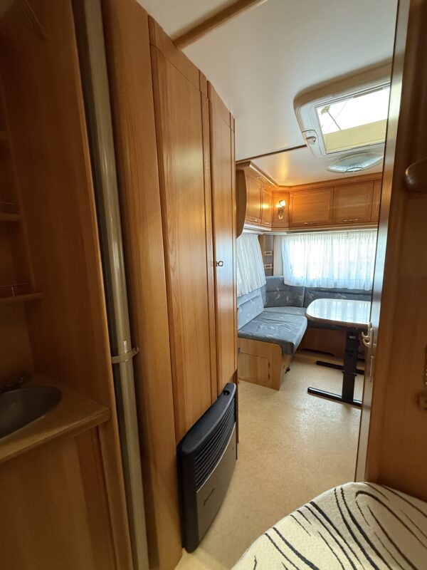 Caravan Fendt Platin 470 TFB (luxe uitvoering) bouwjaar 2007 voortent en luifel - Afbeelding 27
