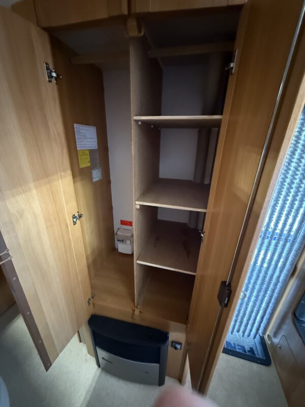 Caravan Fendt Platin 470 TFB (luxe uitvoering) bouwjaar 2007 voortent en luifel - Afbeelding 29