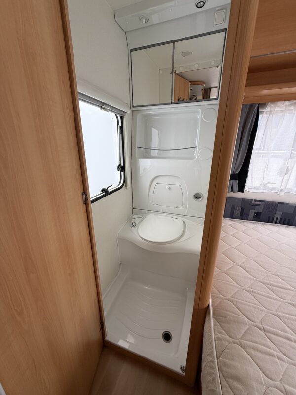 Caravan Homecar Racer 45 Spirit bouwjaar 2004 Mover, voortent en luifel - Afbeelding 12