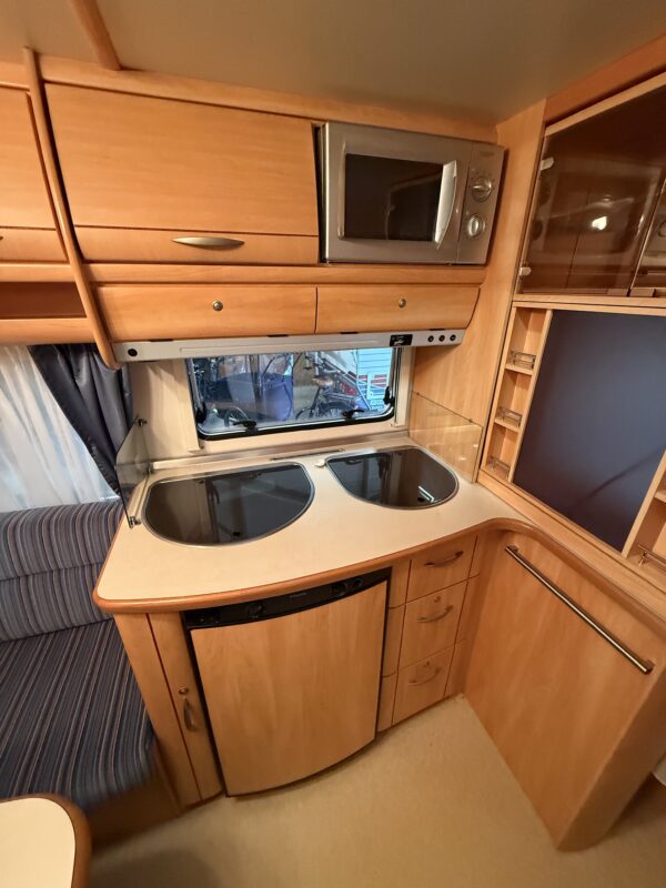Caravan Fendt Saphir 470 TFB - met Isabella voortent en mover - bouwjaar 2008 - Afbeelding 11