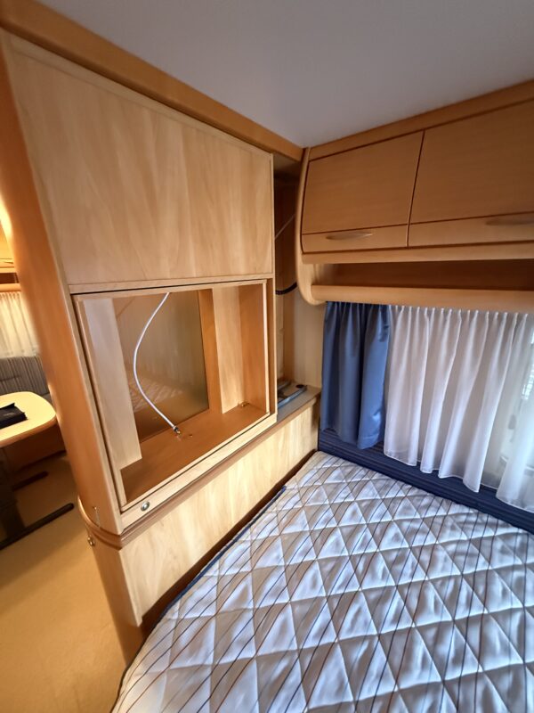 Caravan Fendt Saphir 470 TFB - met Isabella voortent en mover - bouwjaar 2008 - Afbeelding 18