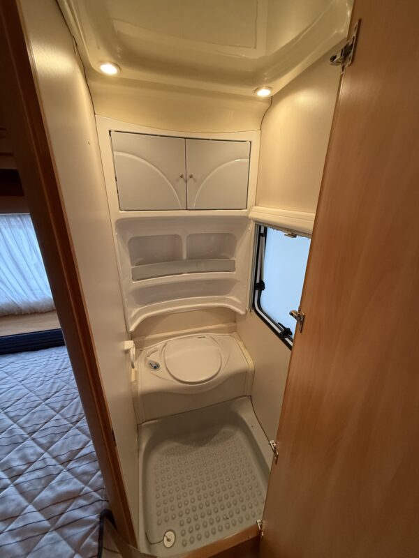 Caravan Fendt Saphir 470 TFB - met Isabella voortent en mover - bouwjaar 2008 - Afbeelding 19