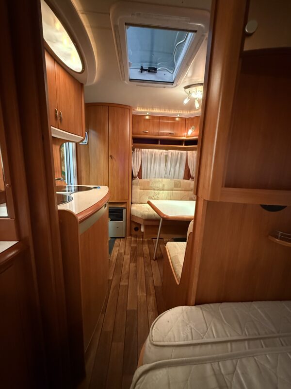 Caravan Hobby Excellent 410 SFE - met voortent en mover - bouwjaar 2007 - Afbeelding 6
