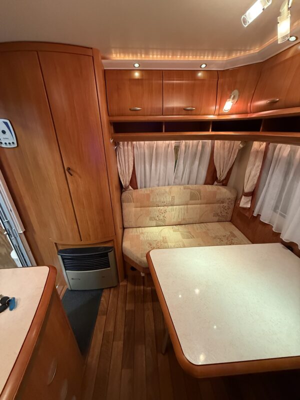 Caravan Hobby Excellent 410 SFE - met voortent en mover - bouwjaar 2007 - Afbeelding 7