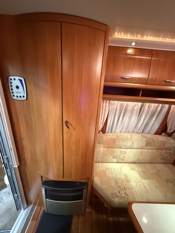 Caravan Hobby Excellent 410 SFE - met voortent en mover - bouwjaar 2007 - Afbeelding 8
