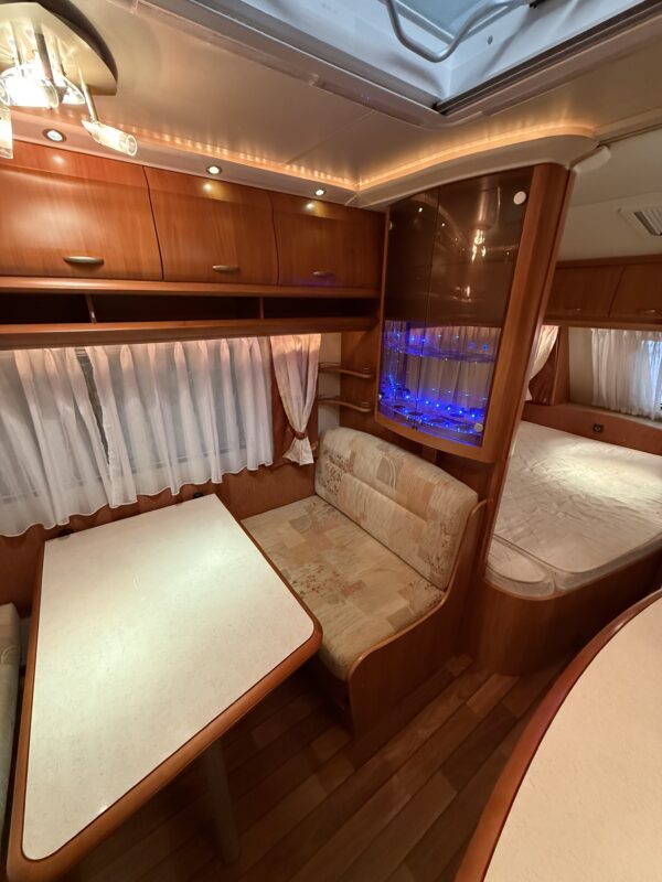 Caravan Hobby Excellent 410 SFE - met voortent en mover - bouwjaar 2007 - Afbeelding 10