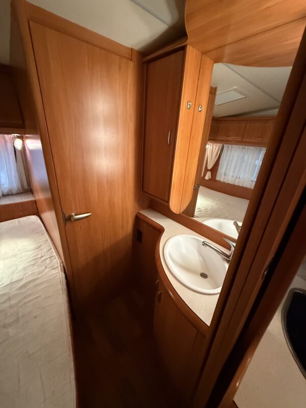 Caravan Hobby Excellent 410 SFE - met voortent en mover - bouwjaar 2007 - Afbeelding 13