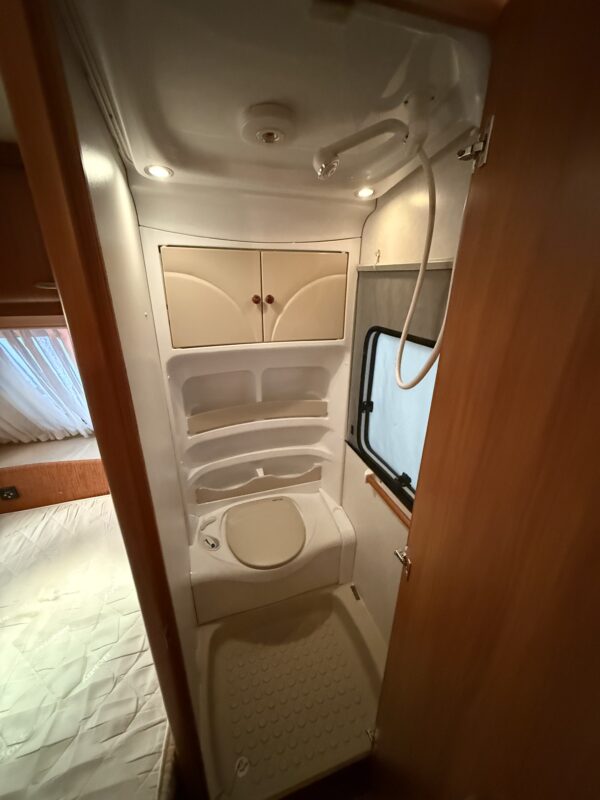 Caravan Hobby Excellent 410 SFE - met voortent en mover - bouwjaar 2007 - Afbeelding 16