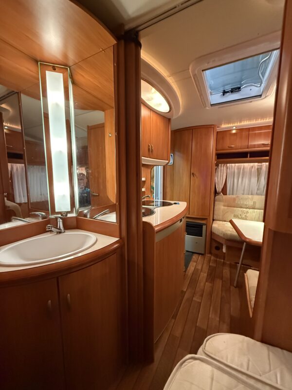 Caravan Hobby Excellent 410 SFE - met voortent en mover - bouwjaar 2007 - Afbeelding 18