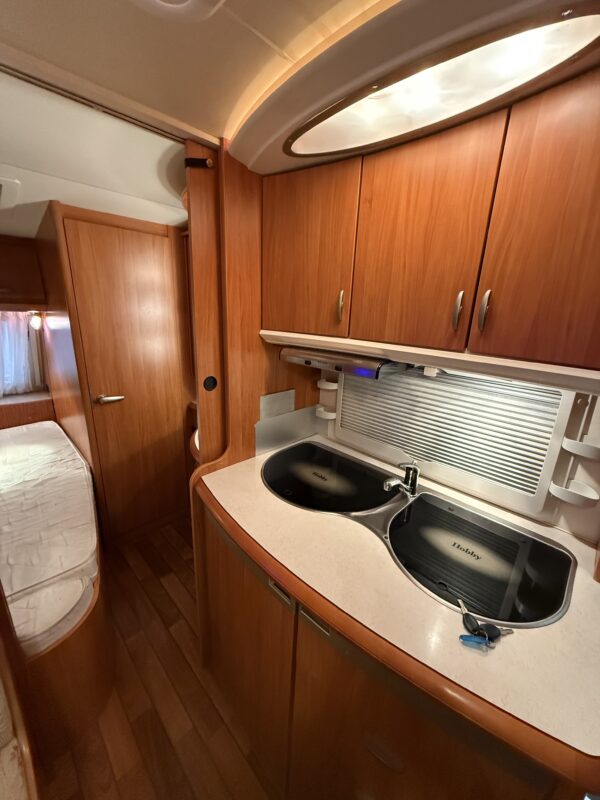 Caravan Hobby Excellent 410 SFE - met voortent en mover - bouwjaar 2007 - Afbeelding 19