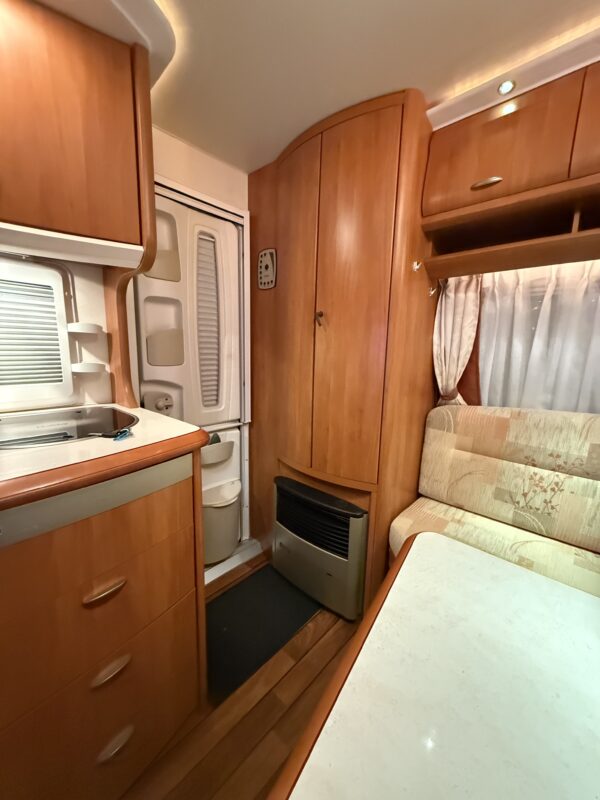 Caravan Hobby Excellent 410 SFE - met voortent en mover - bouwjaar 2007 - Afbeelding 21